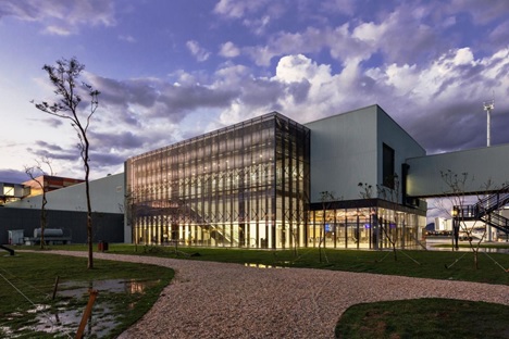 نمونه موردی فرودگاه بین المللی برزیل